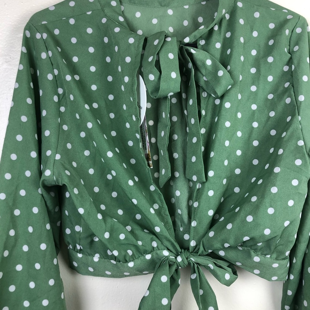 NWT Boohoo Petite High Neck Tie Back Spot Blouse - Picture 4 of 6